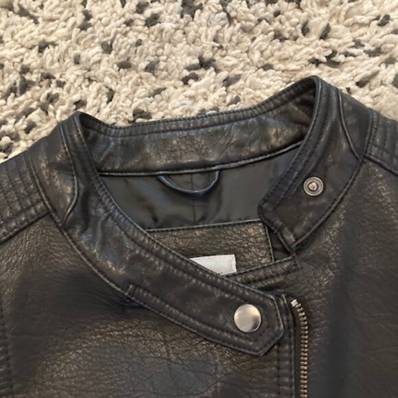 Vero Moda Black faux leather bomber/ biker jacket. Never worn perfect size M - Picture 4 of 9